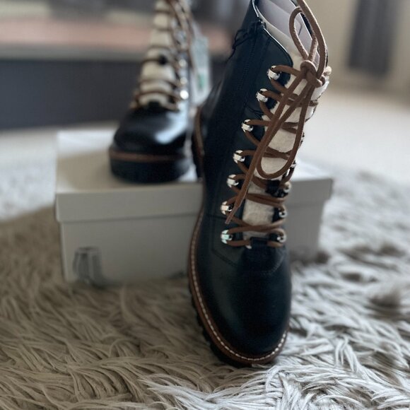 Winter Leighton Boots - Picture 2 of 7